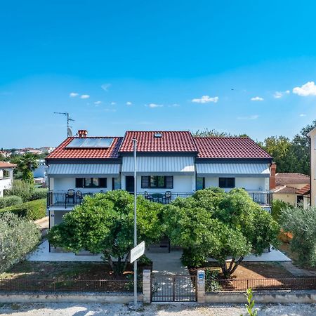 Mirko Apartment Пореч Екстериор снимка