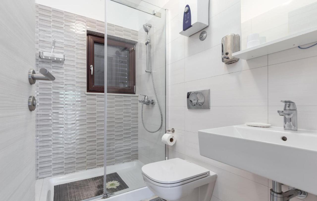 Mirko Apartment Пореч Екстериор снимка
