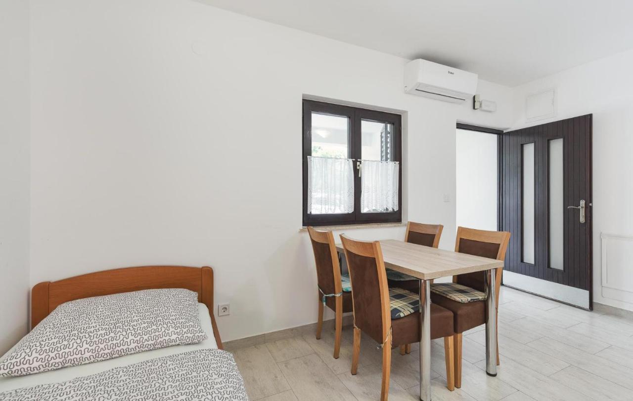 Mirko Apartment Пореч Екстериор снимка