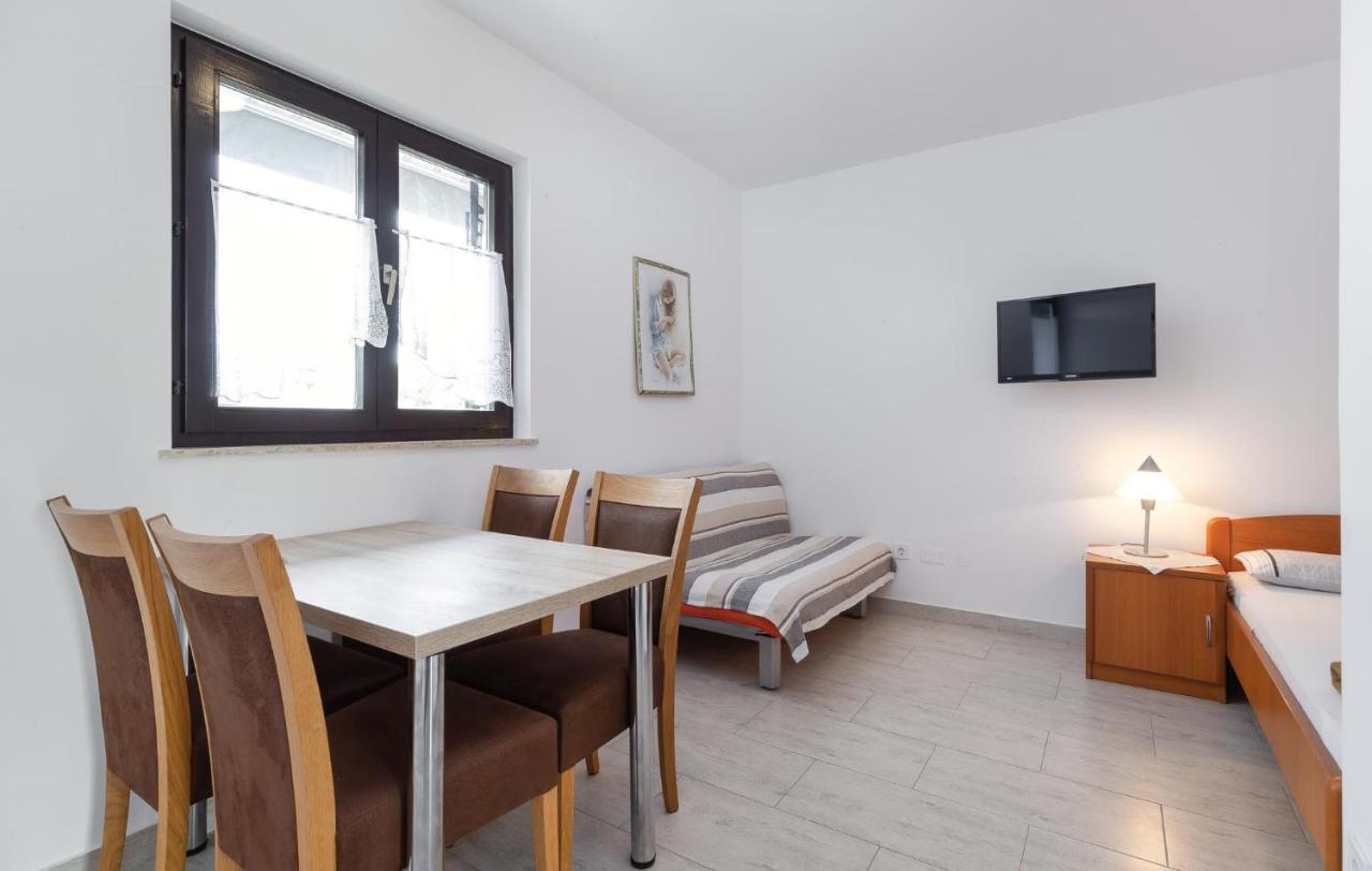 Mirko Apartment Пореч Екстериор снимка