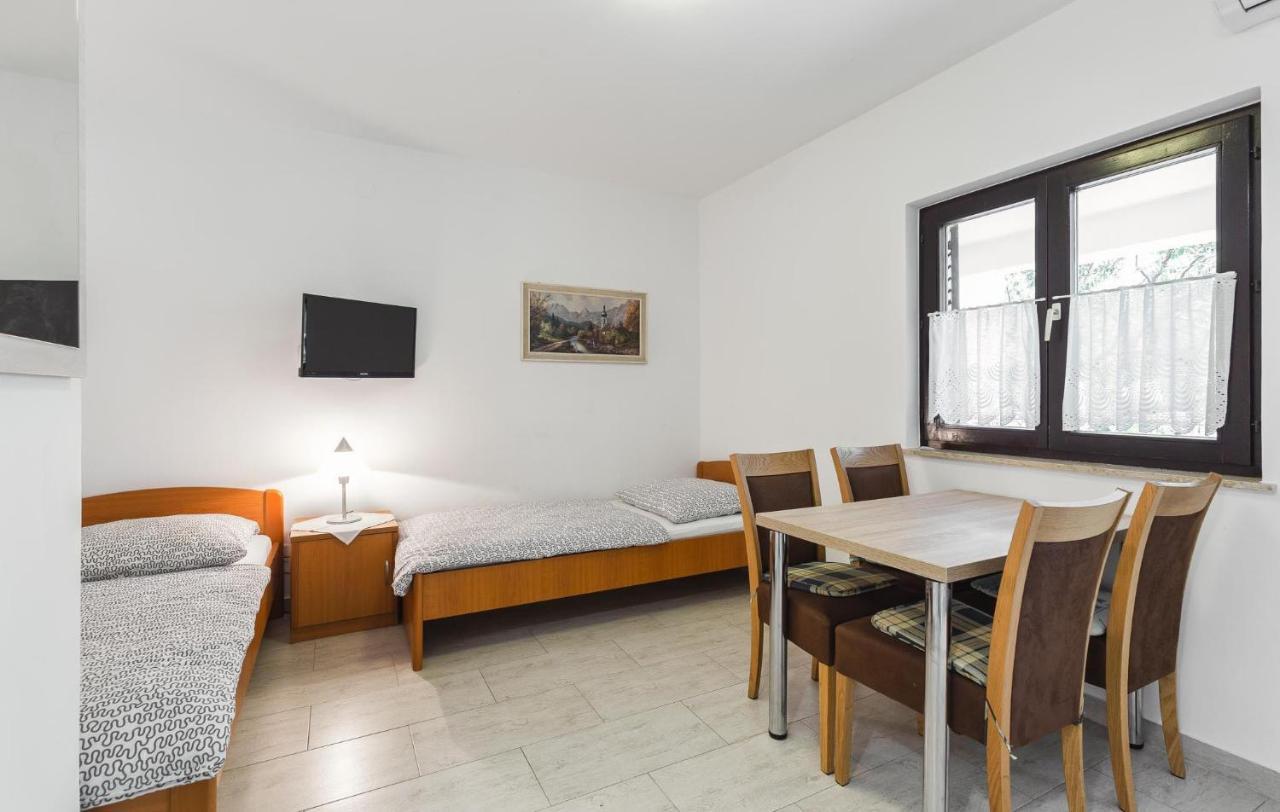 Mirko Apartment Пореч Екстериор снимка