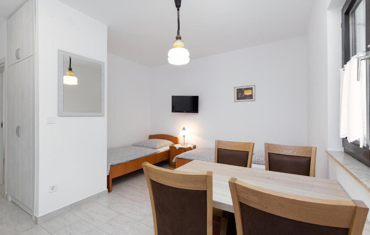Mirko Apartment Пореч Екстериор снимка