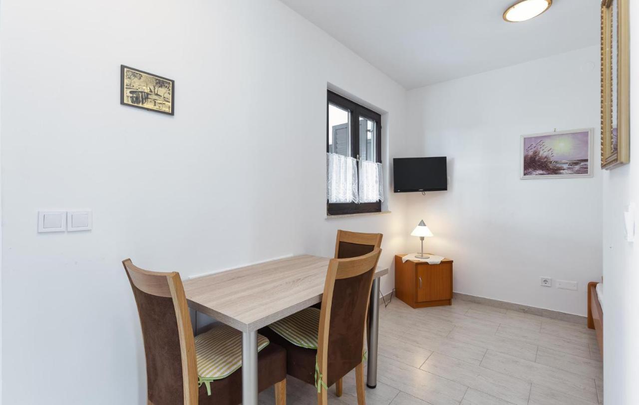 Mirko Apartment Пореч Екстериор снимка