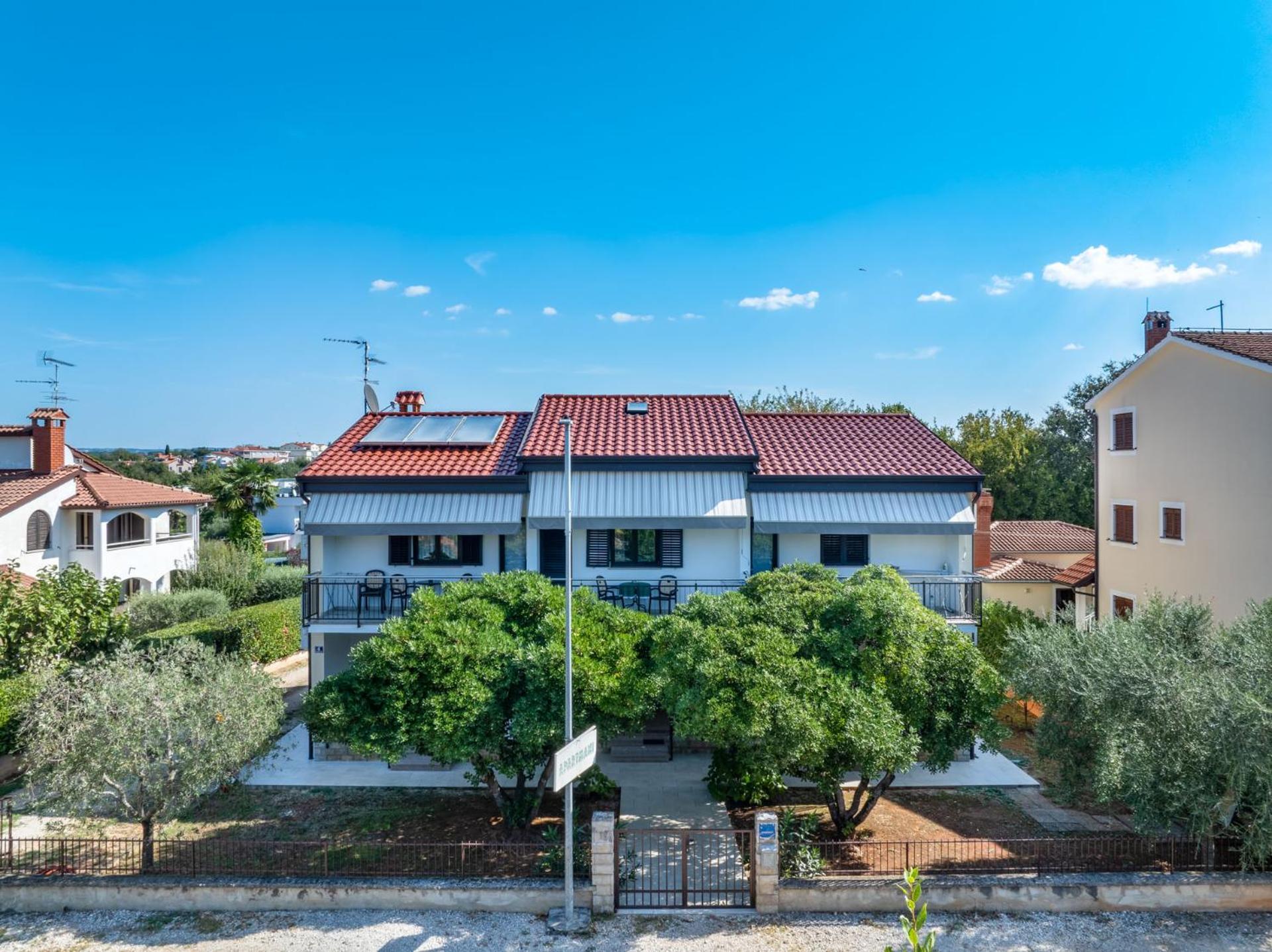 Mirko Apartment Пореч Екстериор снимка